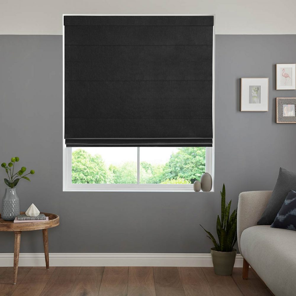 Salem Noir Roman Blind