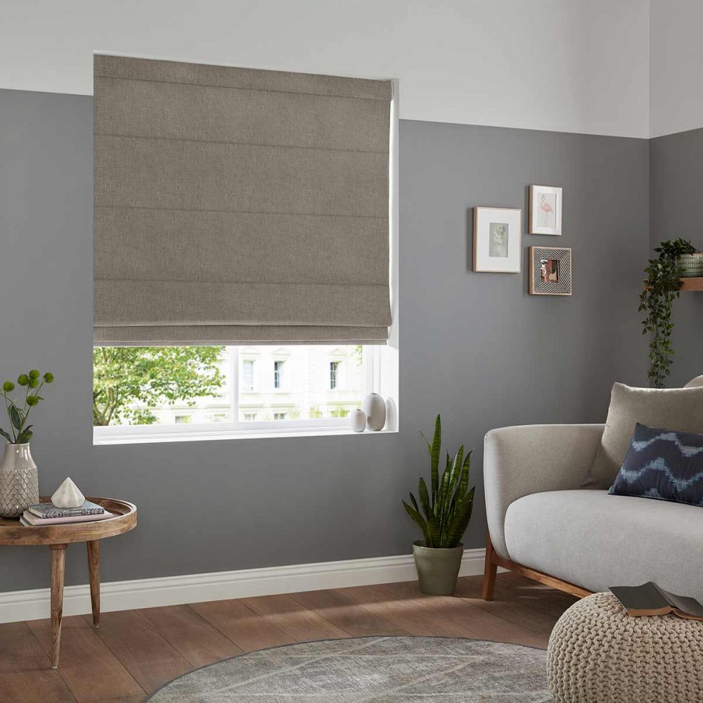 Frida Otter Roman Blind